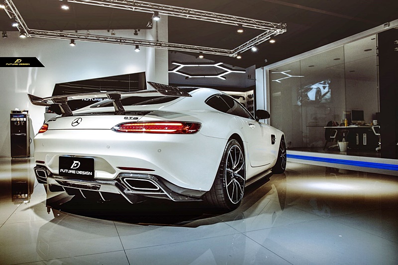 C190 GTs - RennTech style Carbon Rear Diffuser 01